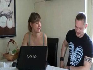 Fremde küsst ihre volle Magie