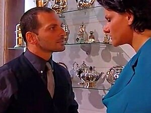 Isorintainen Kypsä italialainen Brunette On Mukava Seksi -