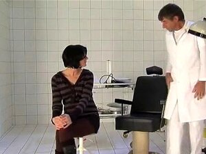 schwangere Frauen und ihr Gynäkologe