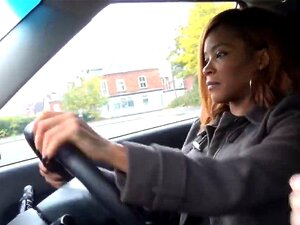 En mycket sexig ebenholtsbabe Kiki Minaj knullar sin körinstruktör i