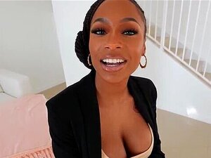 PropertySex Heiße neue Immobilienmaklerin mit großen Titten landet