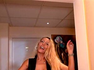 LANA VEGAS ist eine atemberaubende Stute und sie weiß, wie man einen