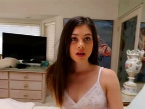 Porno POV con una dolce minx con il culo rotondo. Porno POV con