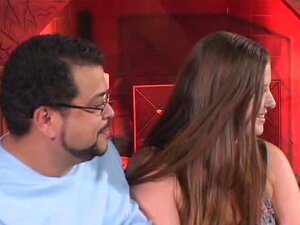 Diese kurvige Schönheit bekommt nach heißen Swinger-Aktionen eine
