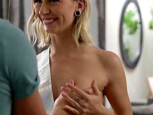 Seine Stiefschwester Chloe Temple hat Geburtstag und bekam eine