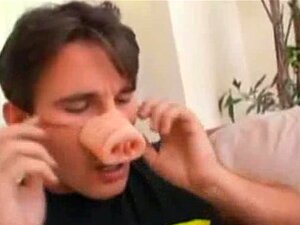 Sasha Grey behandelt Manuel Ferrara wie ein Schwein