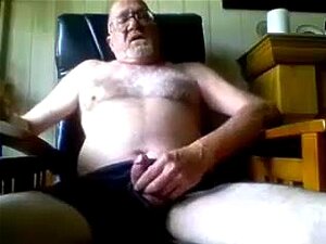 461. Padrasto goza para a câmera