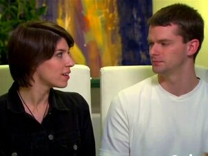 Swinger-Paare bekommen ihre erste Erfahrung. Dieses erste Mal erleben