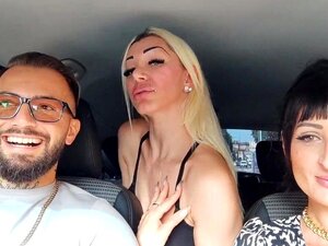 Jennyfer Stone in macchina con Ladymuffin e Tommy A Canaglia