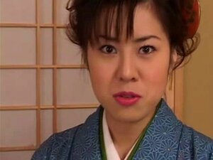 Chinatsu Nakano - 23-jähriges japanisches Geisha-Mädchen