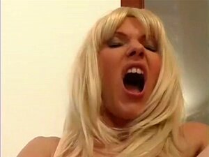 Uttråkad och desperat hemmafru del-1 Bangie. Uttråkad och Desperat