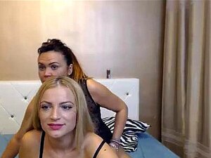 Sexy Schulmädchen masturbiert - voll dabei - Cam-Sex live kostenlos