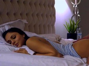 Heißes Mädchen wird gut gefickt. Heißes Mädchen wird richtig