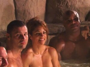 Coppie mature scambiste sono molto esperte nel fare grandi orge e dare