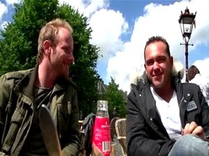 Nutte wird vom Touristen geleckt