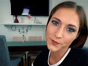 ItsPOV - Kleine dreckige Stiefschwester Mina K nimmt deinen Schwanz