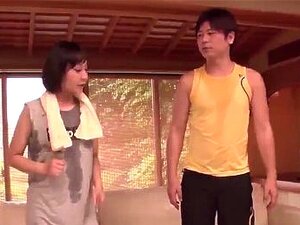 Uika Hoshikawa geht in den vollen Modus auf Schwanz in extremem XXX -