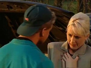 Erstaunliche Pornodarstellerin Betty Love in einem exotischen