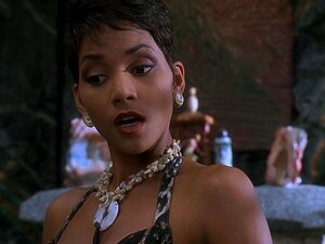 Halle Berry-De Flintstones