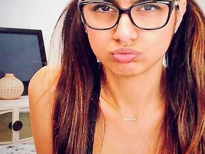 Timeflies - Mia Khalifa (Lied)