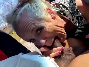 Großarschige Stiefmutter, ich würde gerne Stiefmami ficken, lutscht