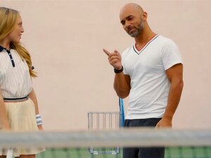 TUSHYs erstes Anal für Tennisstudentin Aubrey Star
