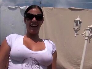 Schau dir 3-Wege-Pornos an - Nasses T-Shirt bei der Poolside-Orgie