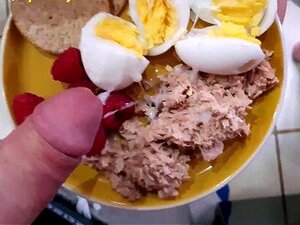 Sperma auf meinem Essen essen - Braucht Dressing