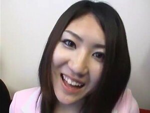 Upea japanilainen malli Aki Ninomiya kiimaisessa kolmen kimppa