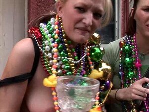 mardi gras girls öffentliche nackte echte amateur-süßigkeiten und