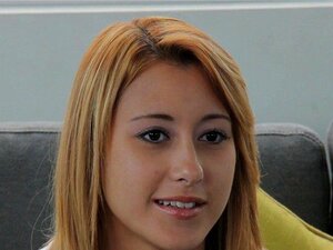 HD CastingCouch-X - Marina Angels wird zum ersten Mal vor der Kamera