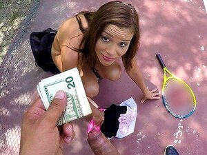 TeensLoveMoney - Hete tennisser neukt voor gratis les