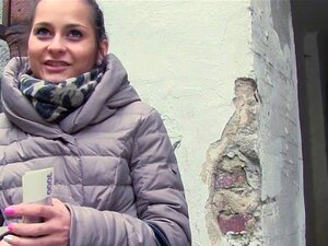 Euro-Mädchen von nebenan bläst für Geld