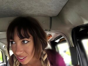 Erleben Sie die ultimative Fahrt im Fake Taxi mit dieser