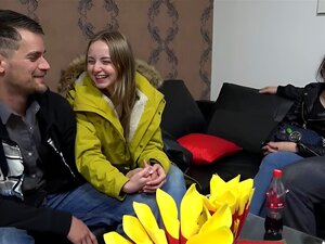 Sieh dir jetzt freche Frauen beim Frauentausch-Experiment an! -