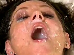 Gangbang mit mehreren Gesichtsbesamungen