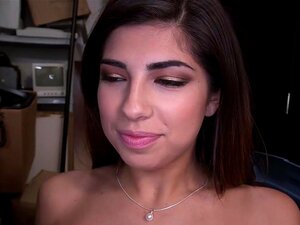 Врела секси аматерка добија лице пуно