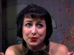 Лепотица прима злобно задиркивање