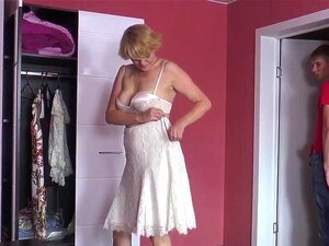 Schau dir jetzt geile Mama Russin an! - Mama, Blond, Doggy Porn
