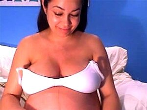 Моја трудна девојка на веб камери