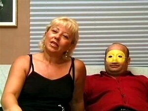 Blonde anale milf in visnetten neukt