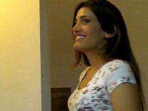 Maklerin Penelope bekommt einen großen Schwanz in Mund und Muschi