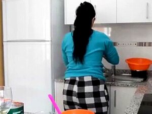 سكس ابن يغتصب امه في مطبخ Unrated Videos