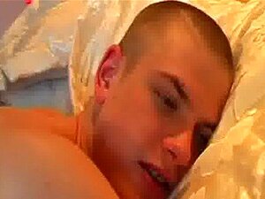 Två heta Euro Twink-knullmassage