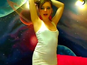 Russische Schönheiten beim sexy Webcam-Tanz. Brünette russische
