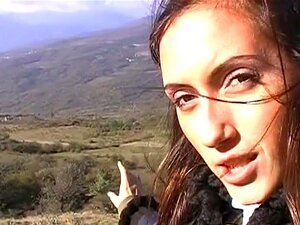 Heiße Liebhaber ließen ihr intimes Leben fliegen und im Tal ficken.