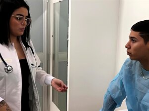 Enorme kont dokter helpt haar patiënt met zijn erectie probleem-in