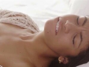 Süße Masturbationsbabe zeigt dir alles