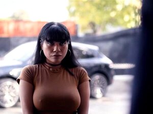 Latina-Immigrantin wird von ihrem Chef gefickt. Latina-ImmigrantIN