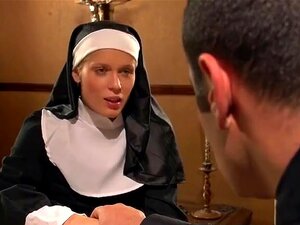 Süße Katze, eine Nonne, die einem Priester ihre sexuellen Fantasien